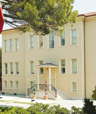 İsviçre Sigorta Yönetim Binası